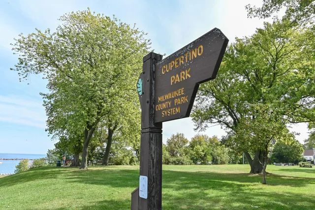 $289,900 | 2525 South Shore Drive, Unit 2A, Milwaukee, WI 53207