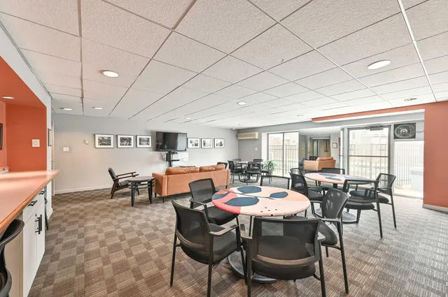 $289,900 | 2525 South Shore Drive, Unit 2A, Milwaukee, WI 53207