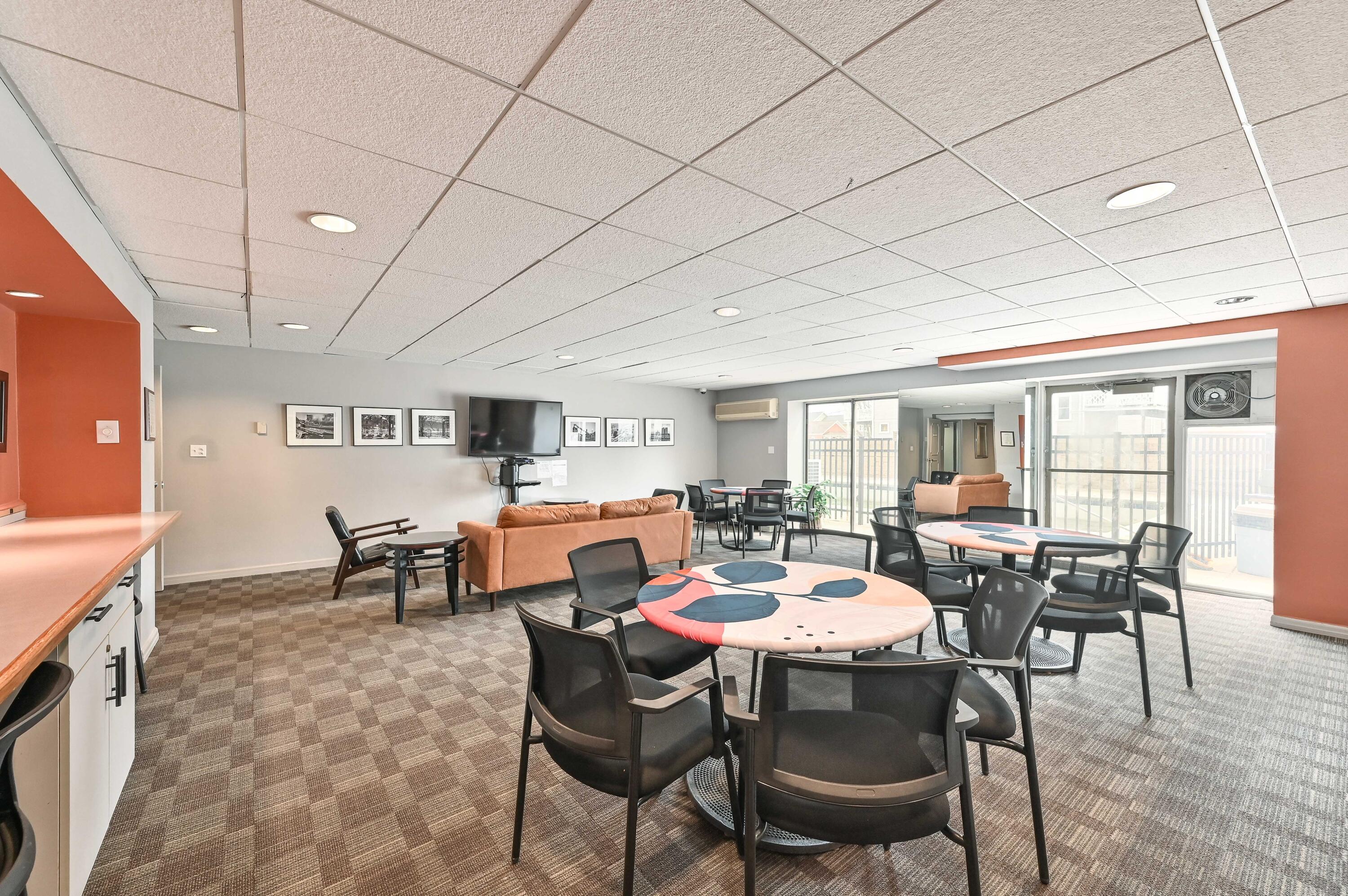 2525 South Shore Drive, Unit 2A Milwaukee, WI 53207 - Photo 32 of 40 32 DZ2525SouthShore25-3