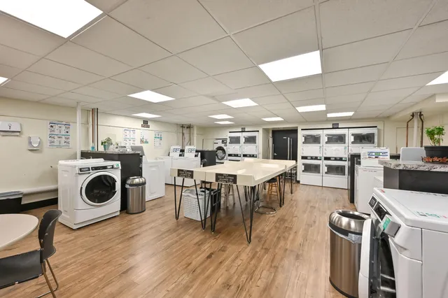 $289,900 | 2525 South Shore Drive, Unit 2A, Milwaukee, WI 53207