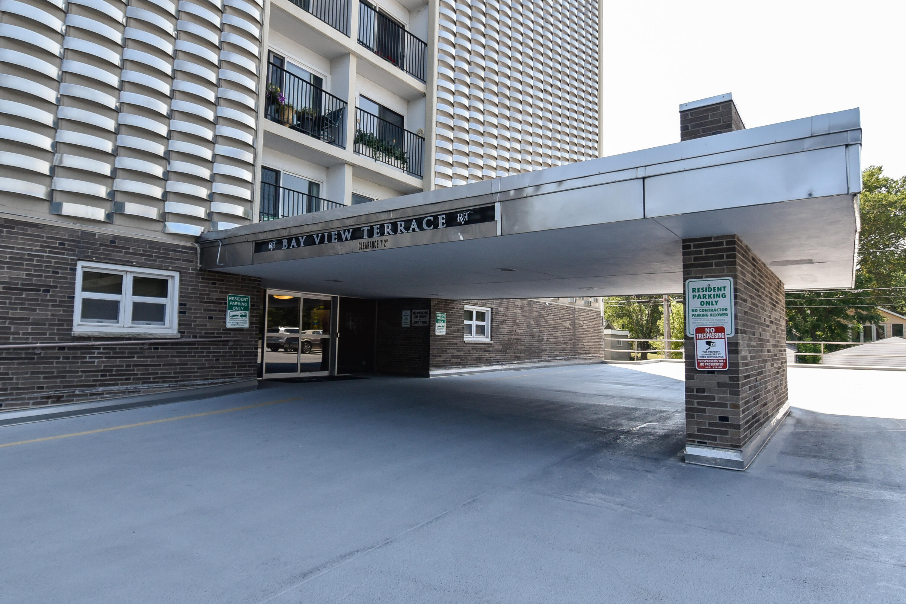 2525 South Shore Drive, Unit 2A Milwaukee, WI 53207 - Photo 34 of 40 33A DZ25253B-22