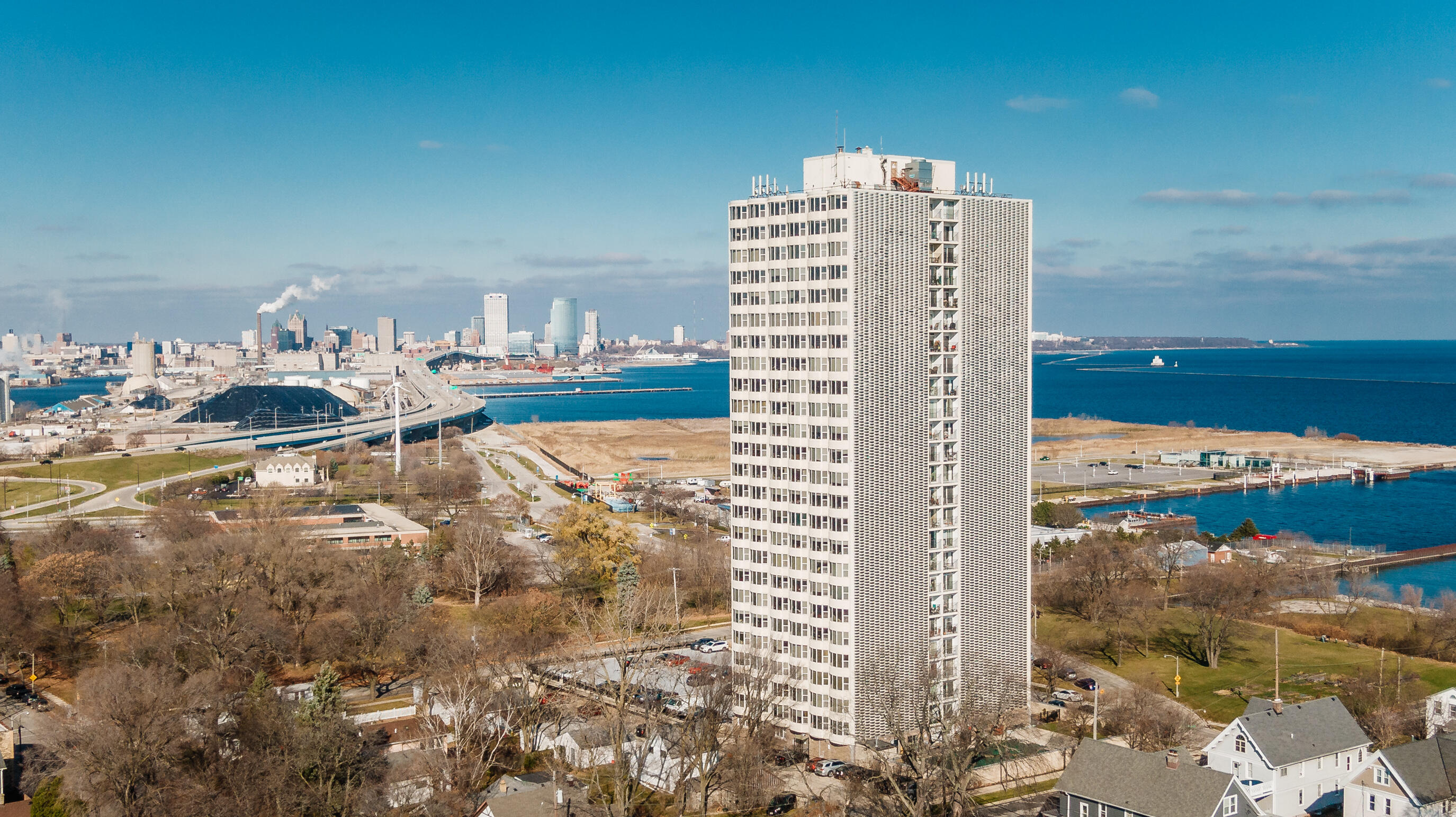 2525 South Shore Drive, Unit 2A Milwaukee, WI 53207 - Photo 40 of 40 36 DJI_0377