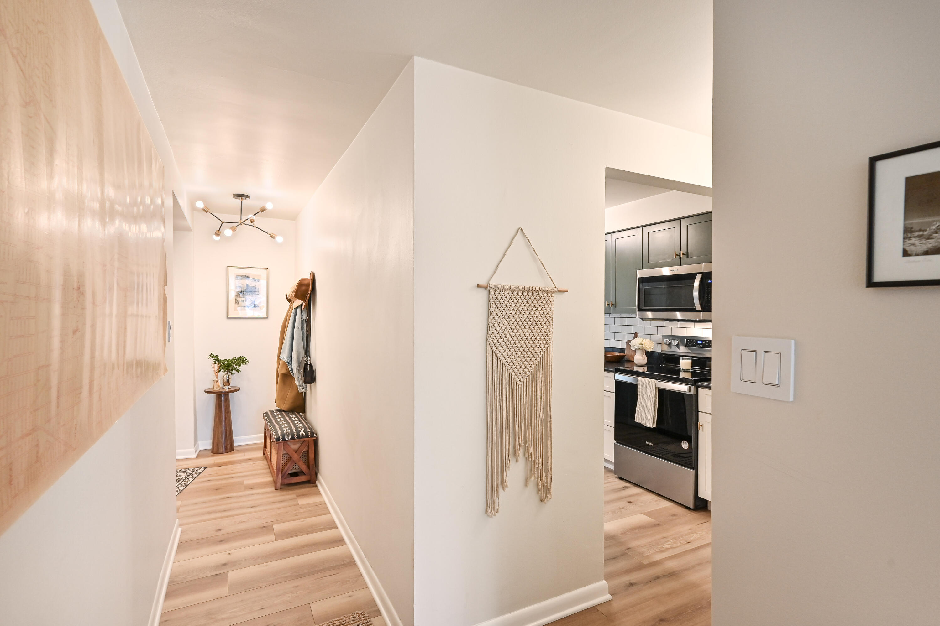 2525 South Shore Drive, Unit 2A Milwaukee, WI 53207 - Photo 8 of 40 8 DZ25252A-7