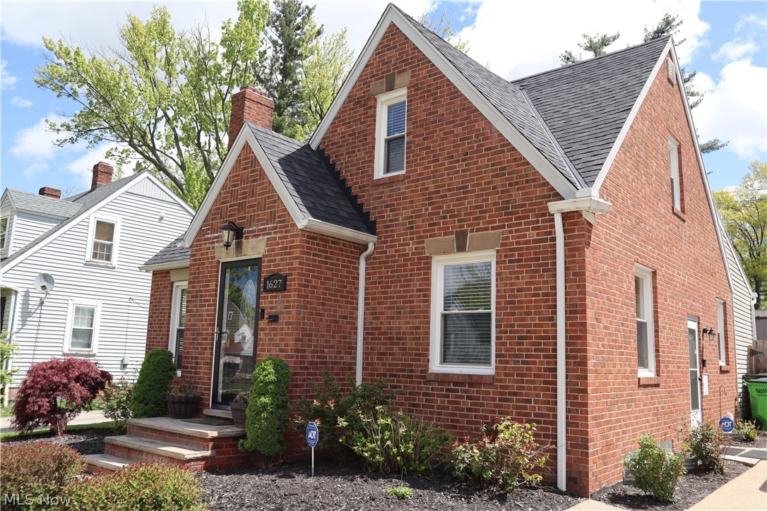 1627 Oakmount Road South Euclid, OH 44121 - Photo 2 of 32