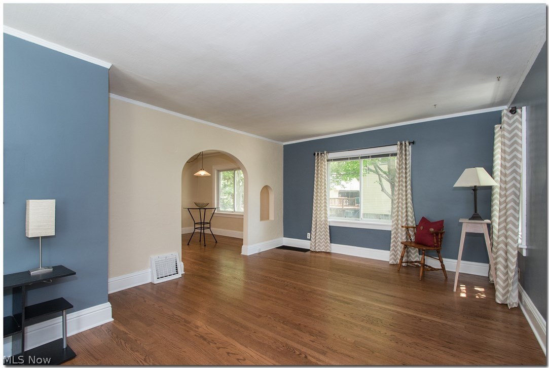4683 Liberty Road Cleveland, OH 44121 - Photo 5 of 23