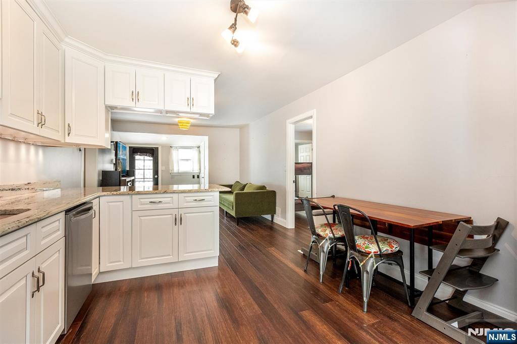 19 Pinecrest Terrace Wayne, NJ 07470 - Photo 11 of 30