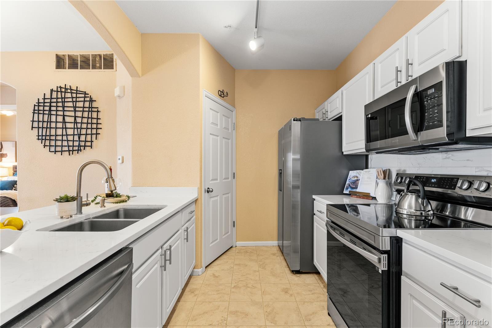 5255 Memphis Street, Unit 112 Denver, CO 80239 - Photo 14 of 28