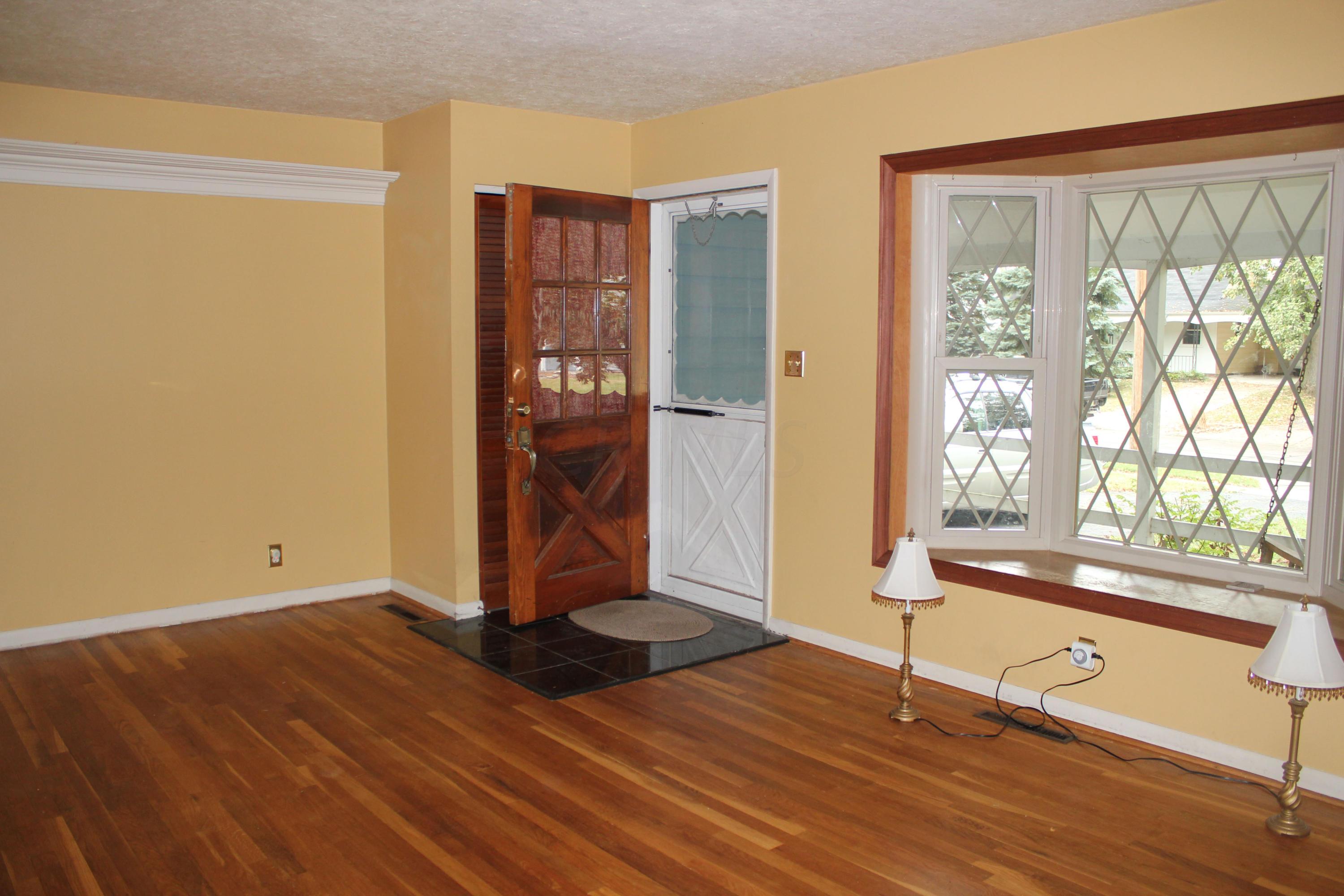 4933 Annhurst Road Columbus, OH 43228 - Photo 16 of 17 Gallery Image 16