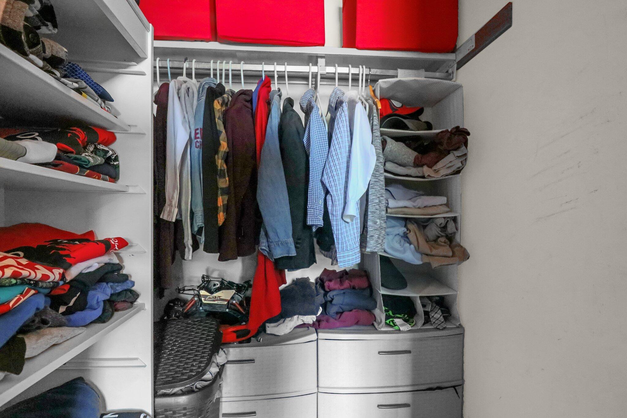 1833 Ferntree Road Columbus, OH 43219 - Photo 16 of 31 Walk in closet