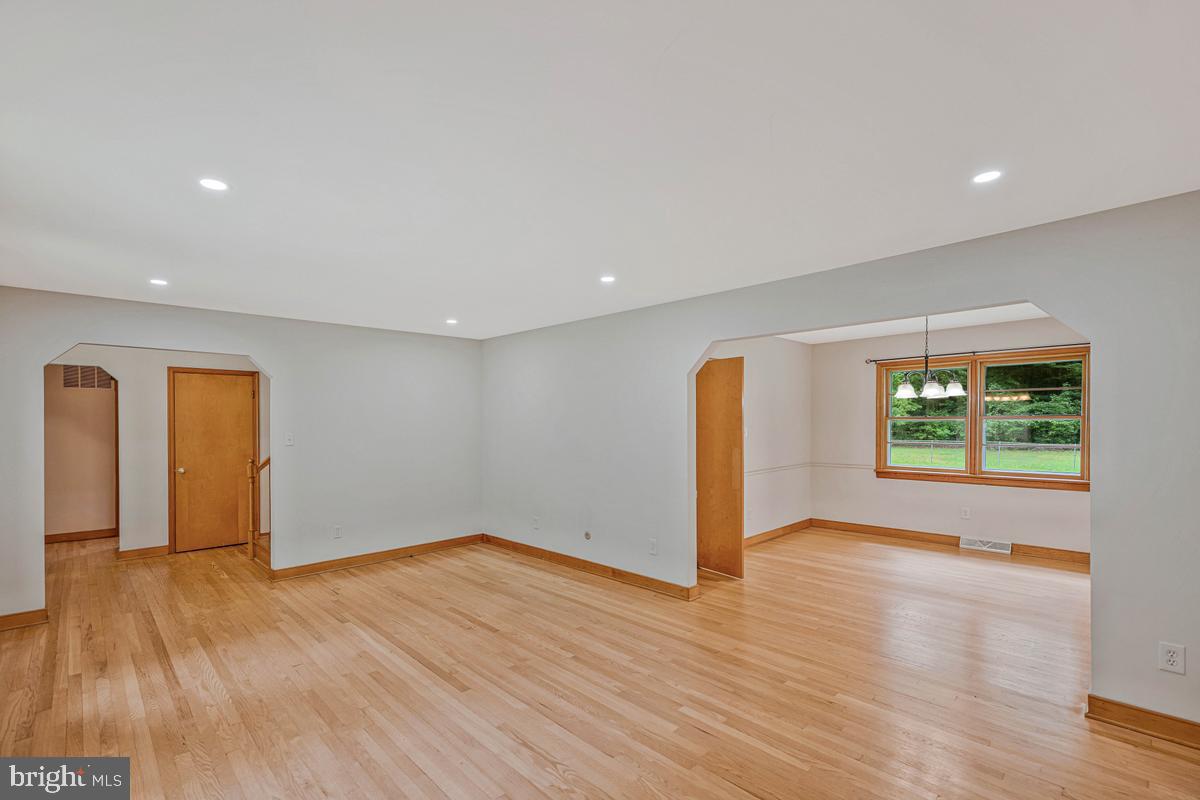 7185 Hawthorne Road La Plata, MD 20646 - Photo 13 of 59 Spacious, light-filled living area.