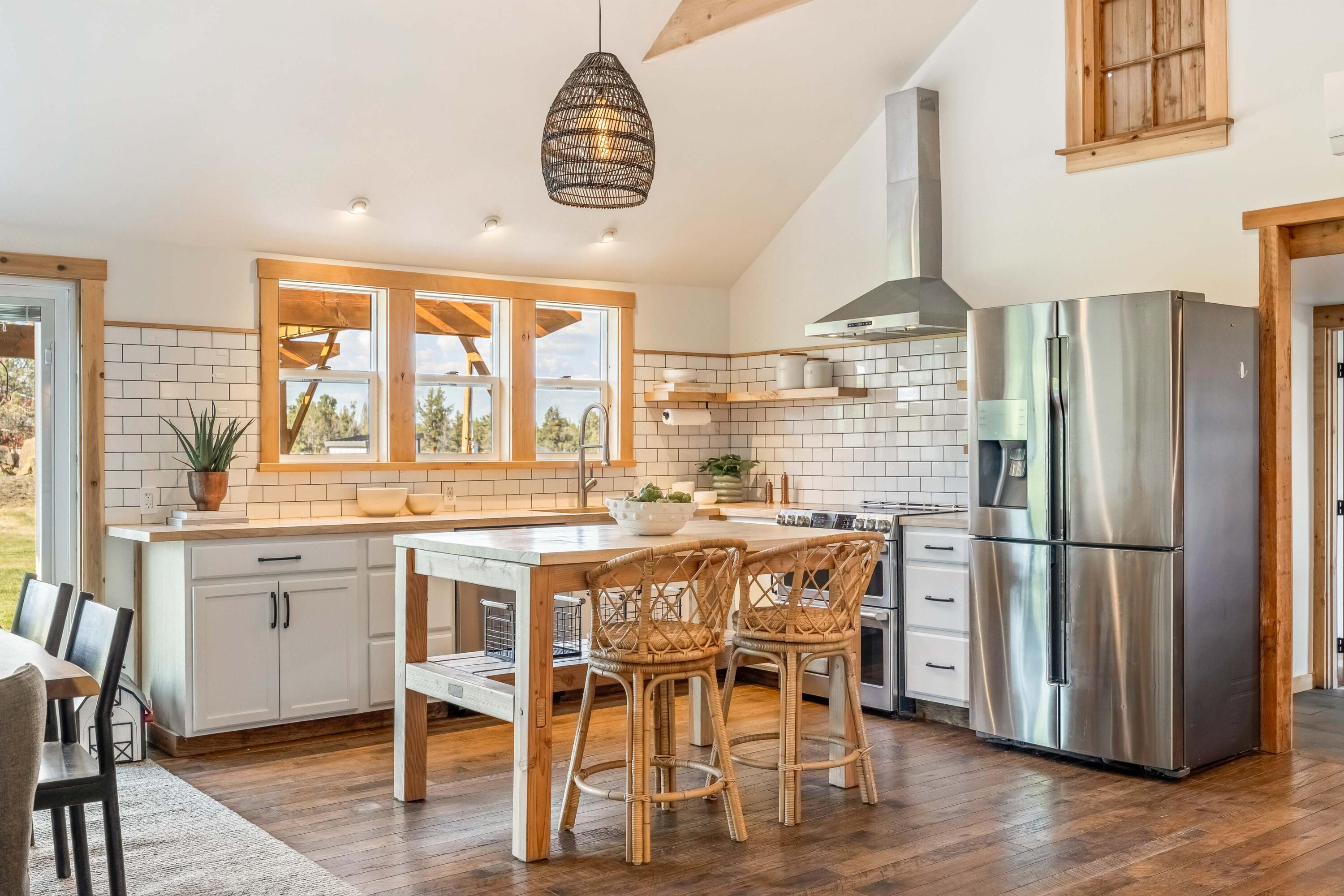 63130 Stenkamp Road Bend, OR 97701 - Photo 6 of 53 Gallery Image 6