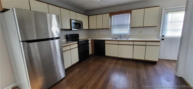 $1,400 | 1439 Sprunt Avenue, Lumberton, NC 28358