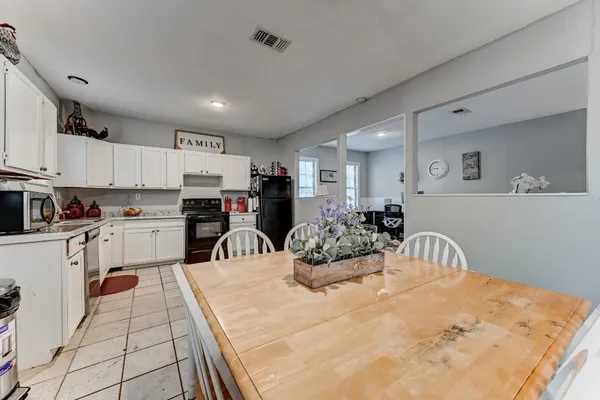 $184,900 | 11987 Nelwood Street, Willis, TX 77318