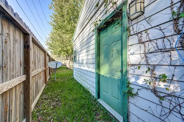 $184,900 | 11987 Nelwood Street, Willis, TX 77318