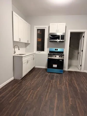 $1,369 | 906 Summit Avenue, Unit 3L, Union City, NJ 07087