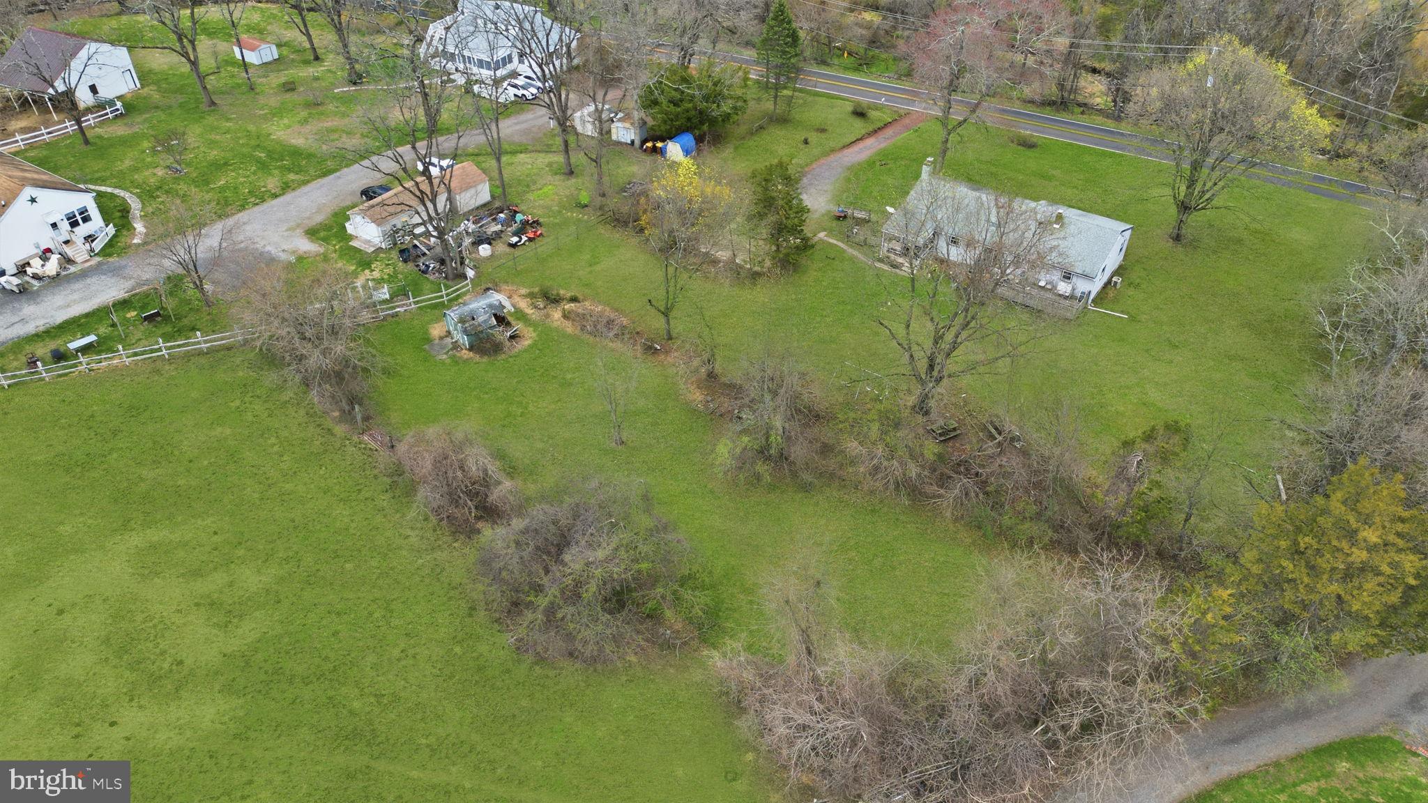 34 Aqueduct Road Washington Crossing, PA 18977 - Photo 8 of 38 a view of a garden