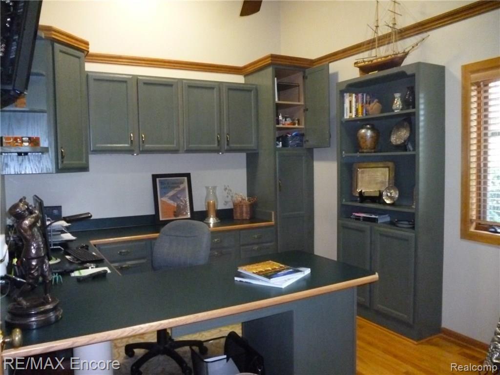 9589 Cherrywood Road Clarkston, MI 48348 - Photo 7 of 46 Main floor office .
