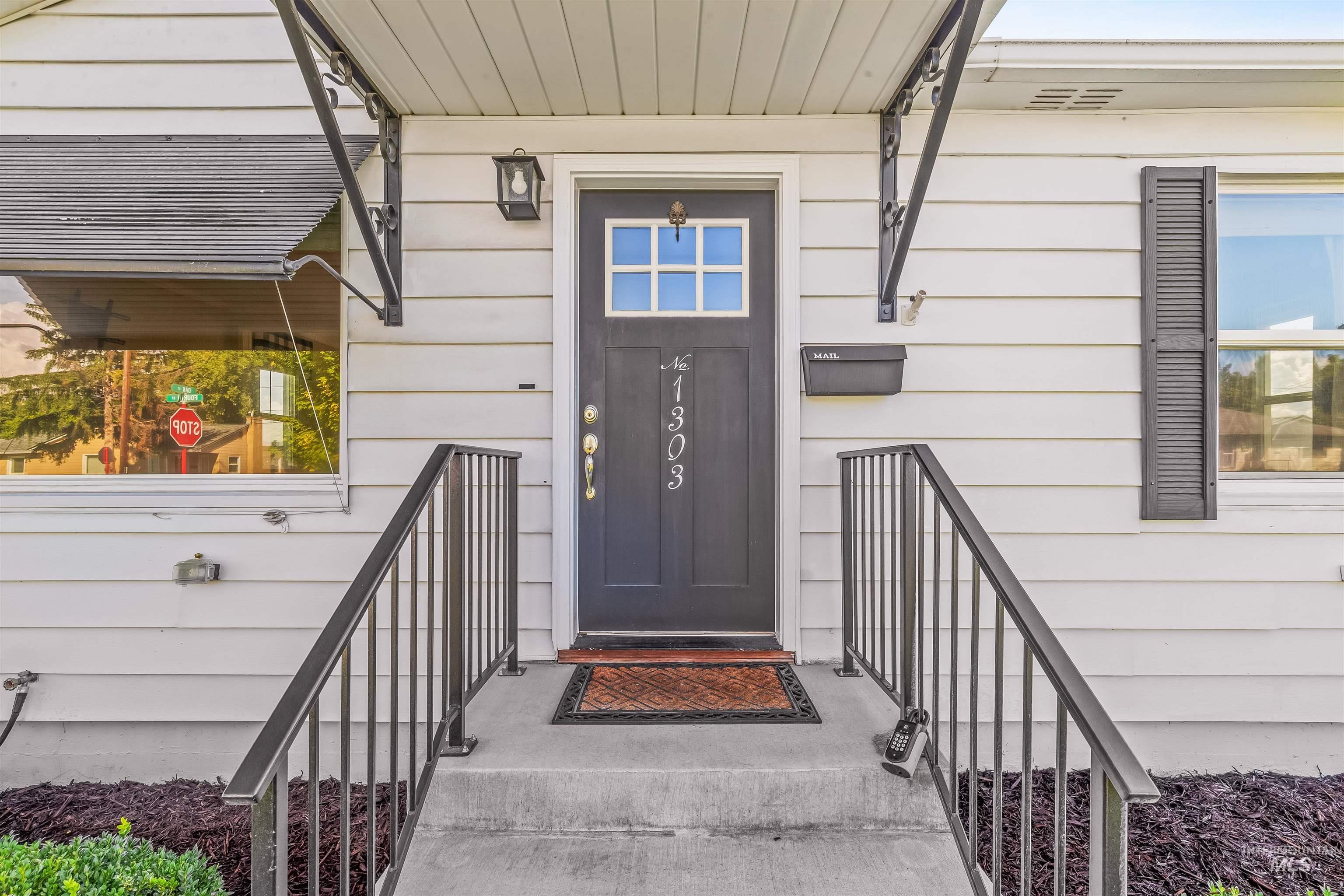 1303 4th Street Clarkston, WA 99403 - Photo 2 of 32 Doorway to property