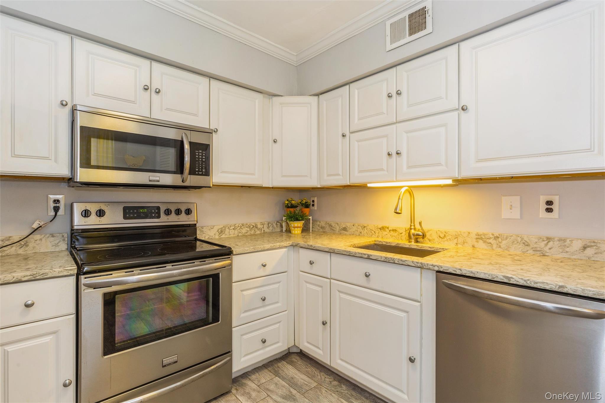 655 Middle Country Road, Unit 4F1 Coram, NY 11727 - Photo 6 of 13