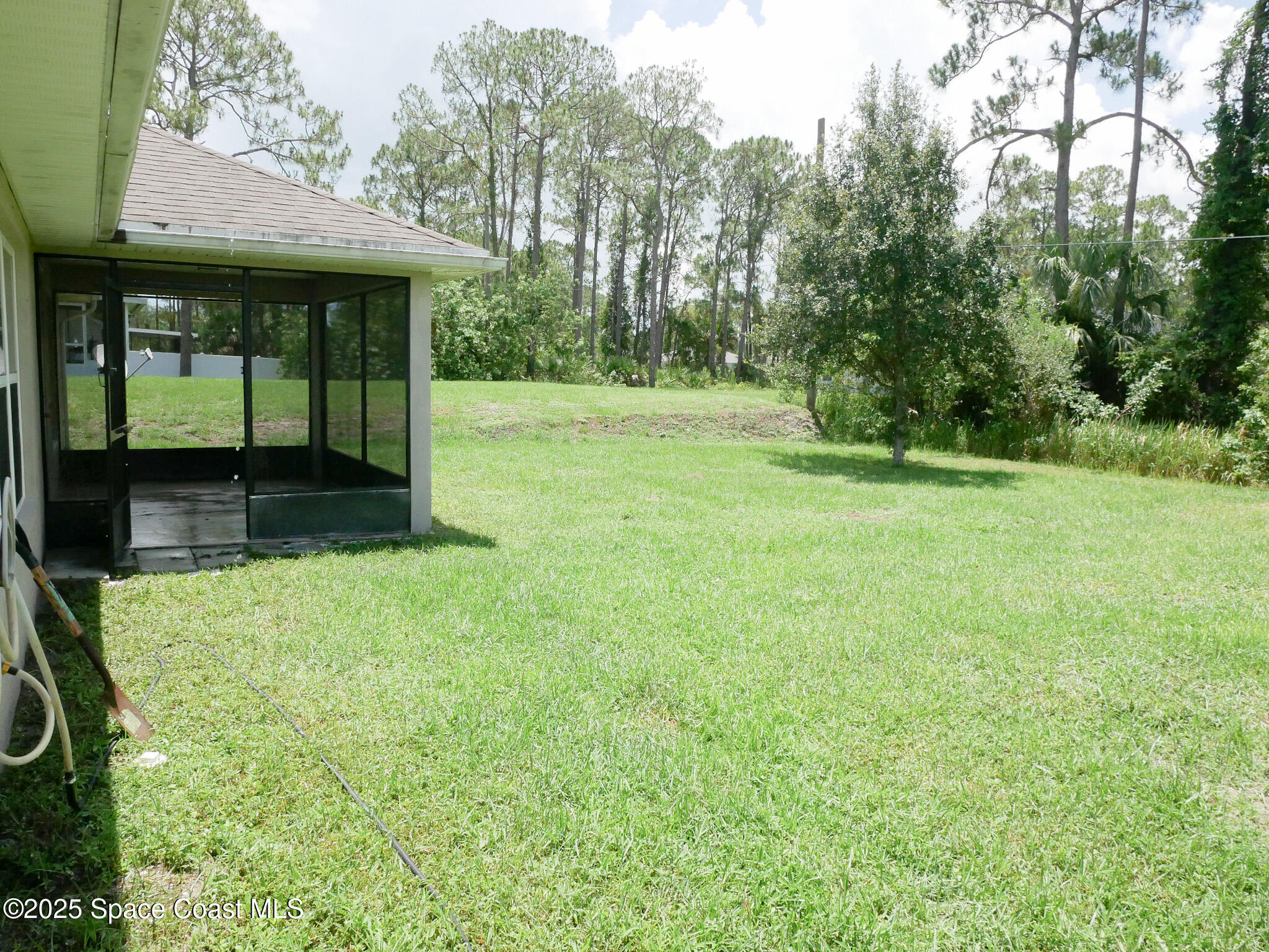 426 Harrisburg Street Southwest Palm Bay, FL 32908 - Photo 9 of 33 P1060168