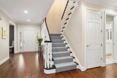 $1,299,000 | 672 Balmoral Court, Lake Forest, IL 60045