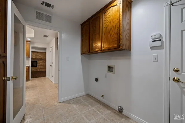 a view of a backyard of the house