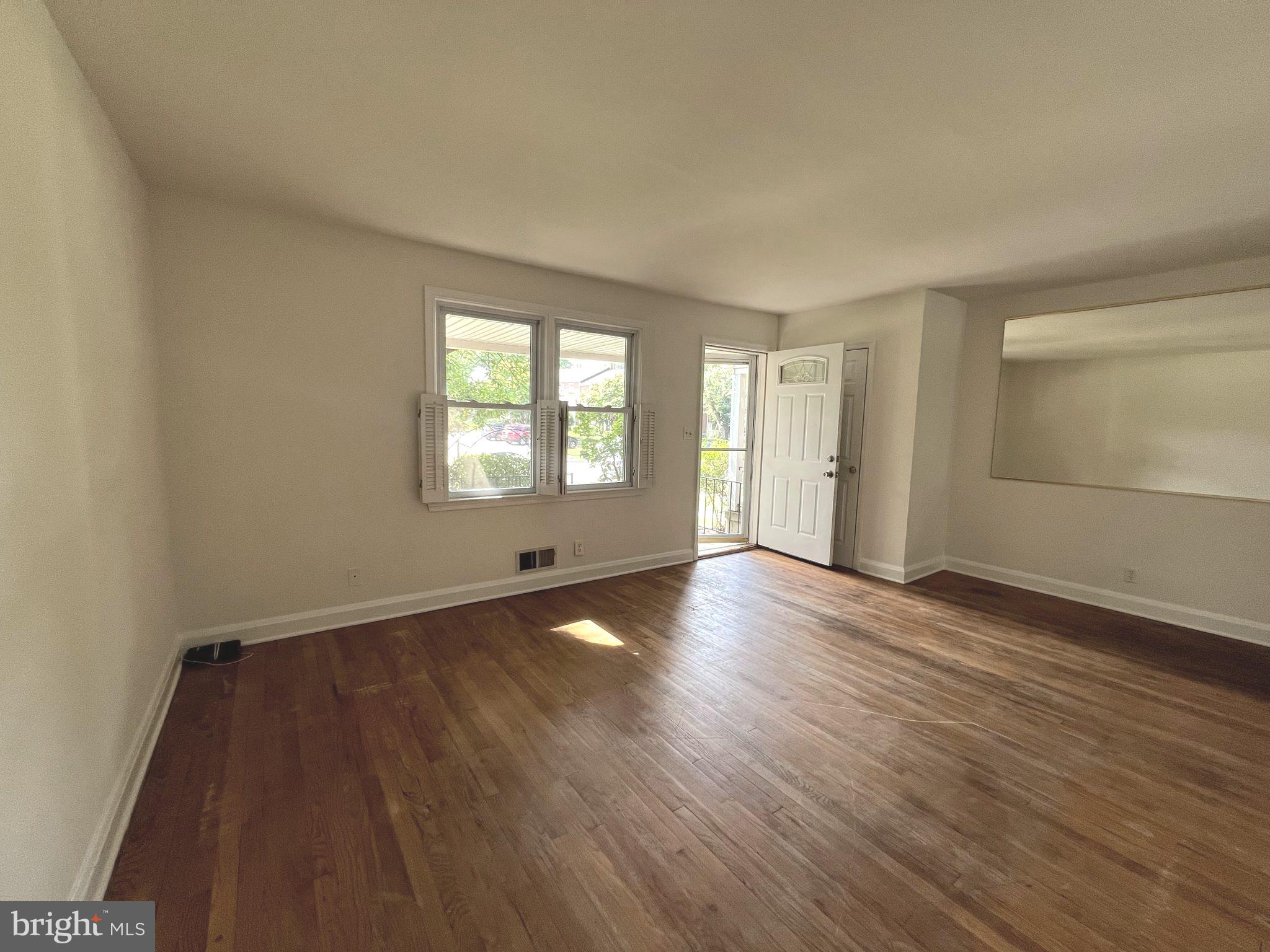 1019 Winsford Road Towson, MD 21204 - Photo 4 of 31
