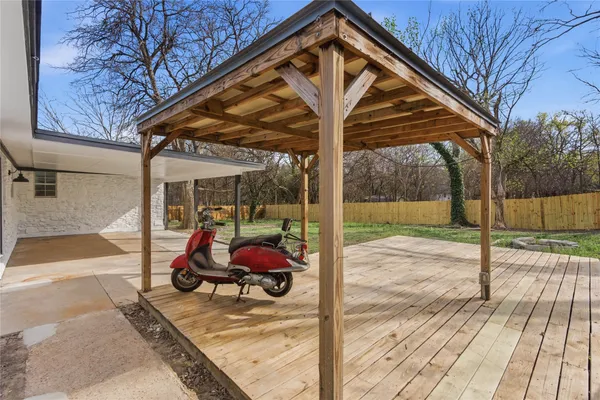 a view of a yard with porch