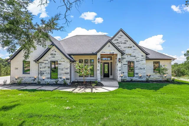 $684,900 | 1064 Glenoaks Drive, Weatherford, TX 76088