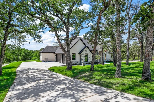 $684,900 | 1064 Glenoaks Drive, Weatherford, TX 76088
