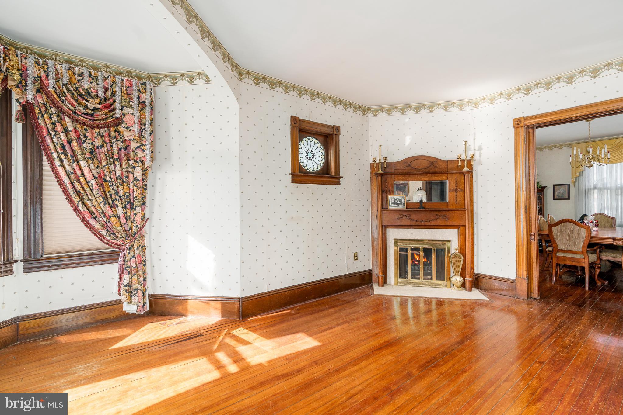 237 East Main Street Elkton, MD 21921 - Photo 4 of 15 Living room