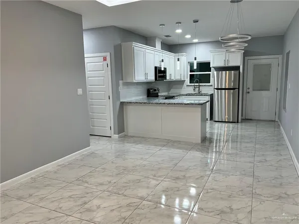 $1,225 | 1019 North Blair Avenue, Unit 3, Edinburg, TX 78541