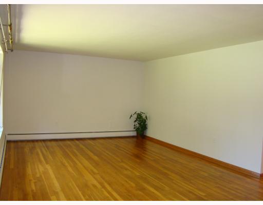 560 McMichael Road Pittsburgh, PA 15205 - Photo 3 of 18 Living Room.
