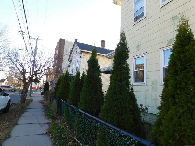 a view of a pathway of a house