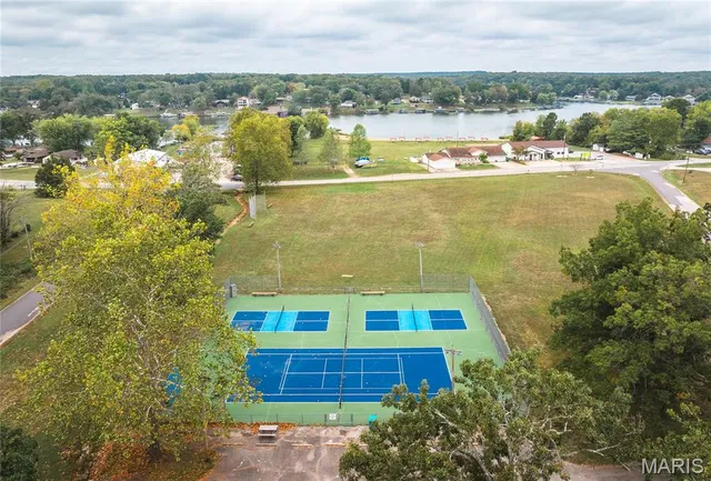 $525,000 | 1938 Lakeshore Drive, Cuba, MO 65453