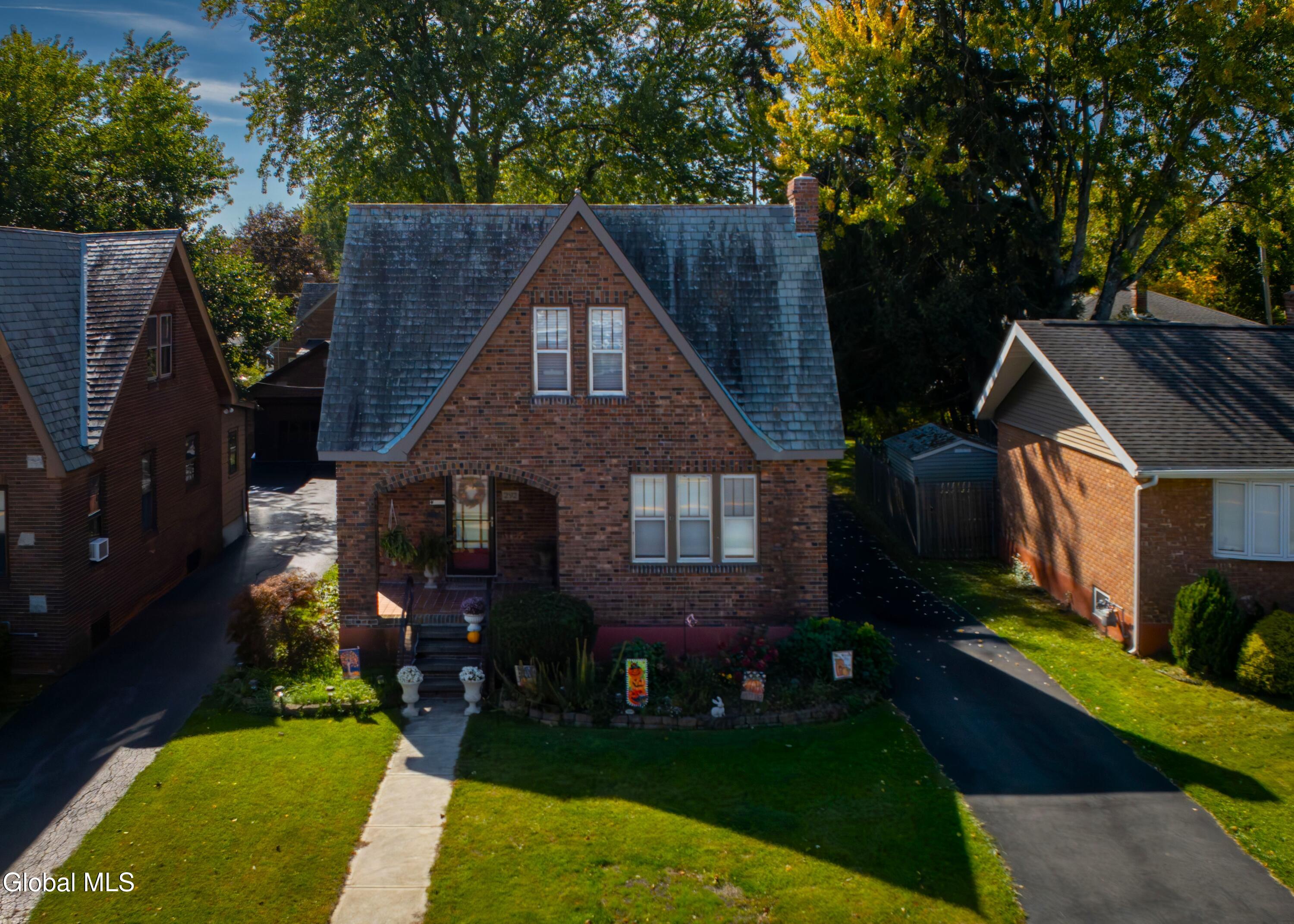 292 Whitehall Road Albany, NY 12209 - Photo 5 of 54 RDP 26=1007 292 Whitehall Rd (4)