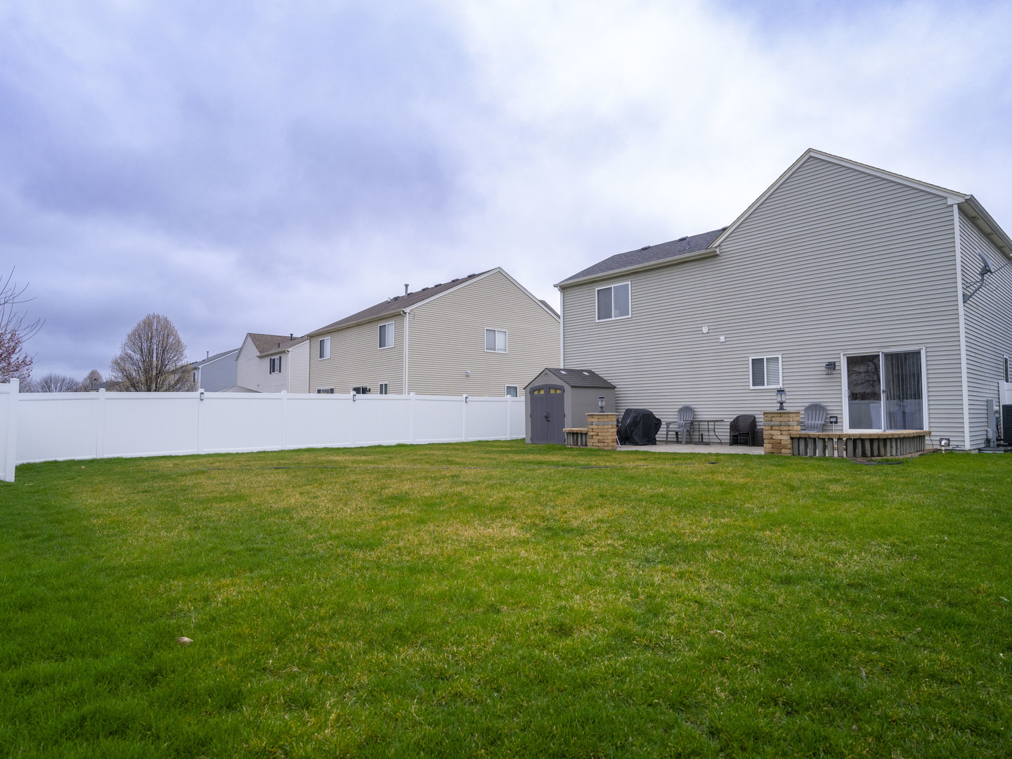 1717 Caton Ridge Drive Plainfield, IL 60586 - Photo 15 of 44 a front view of house with yard and porch