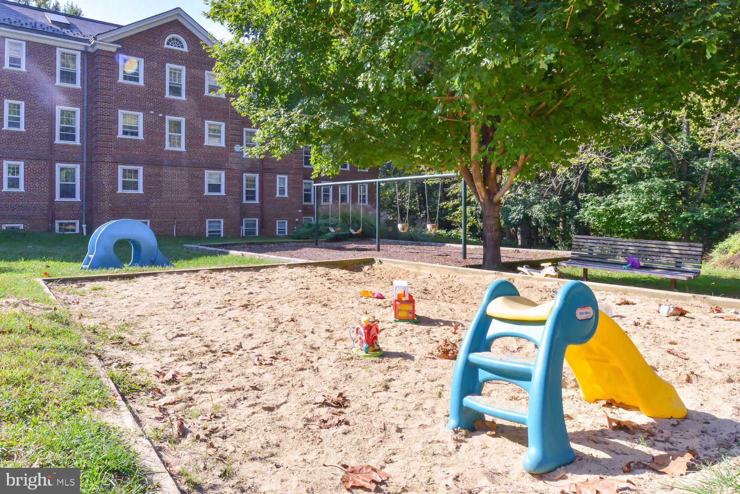 3701 39th Street Northwest, Unit A181 Washington, DC 20016 - Photo 43 of 68