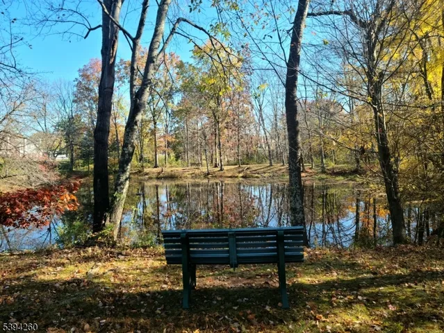 $395,000 | 180 Hollow Oak Court, Hillsborough, NJ 08844