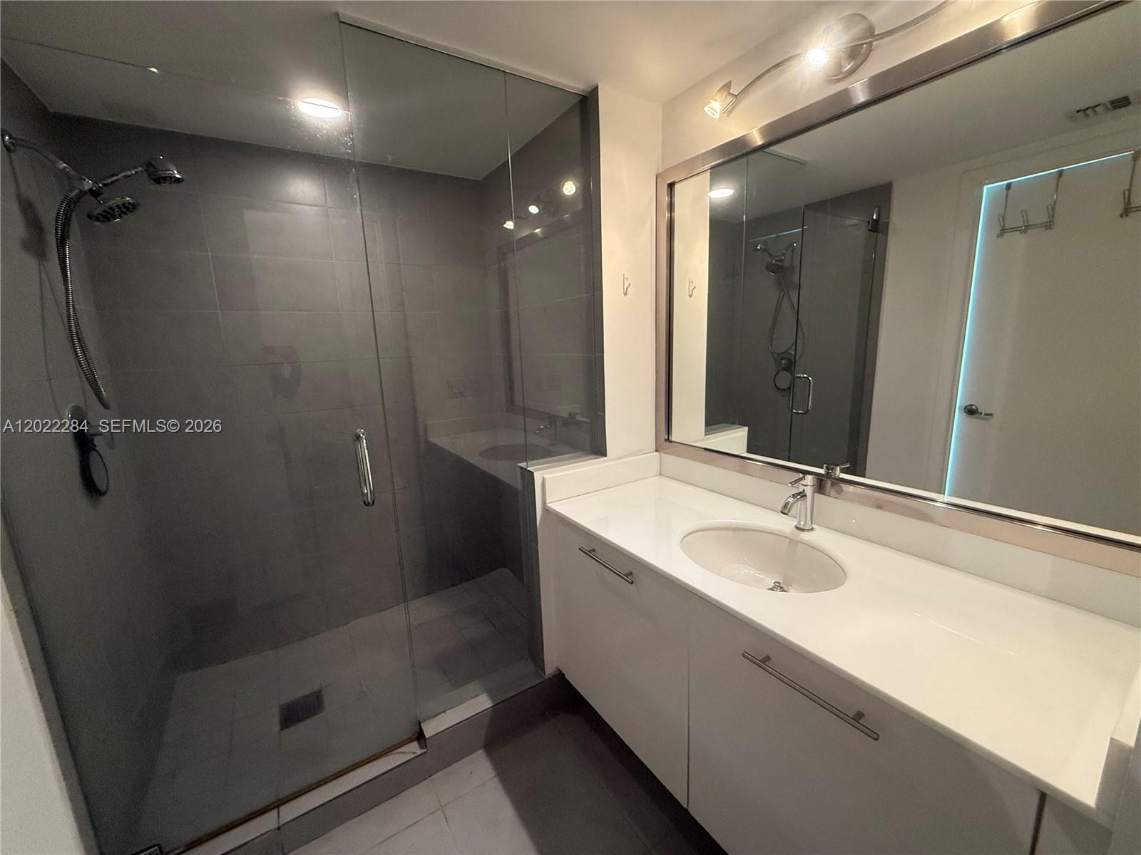 92 Southwest 3rd Street, Unit 3709 Miami, FL 33130 - Photo 11 of 22