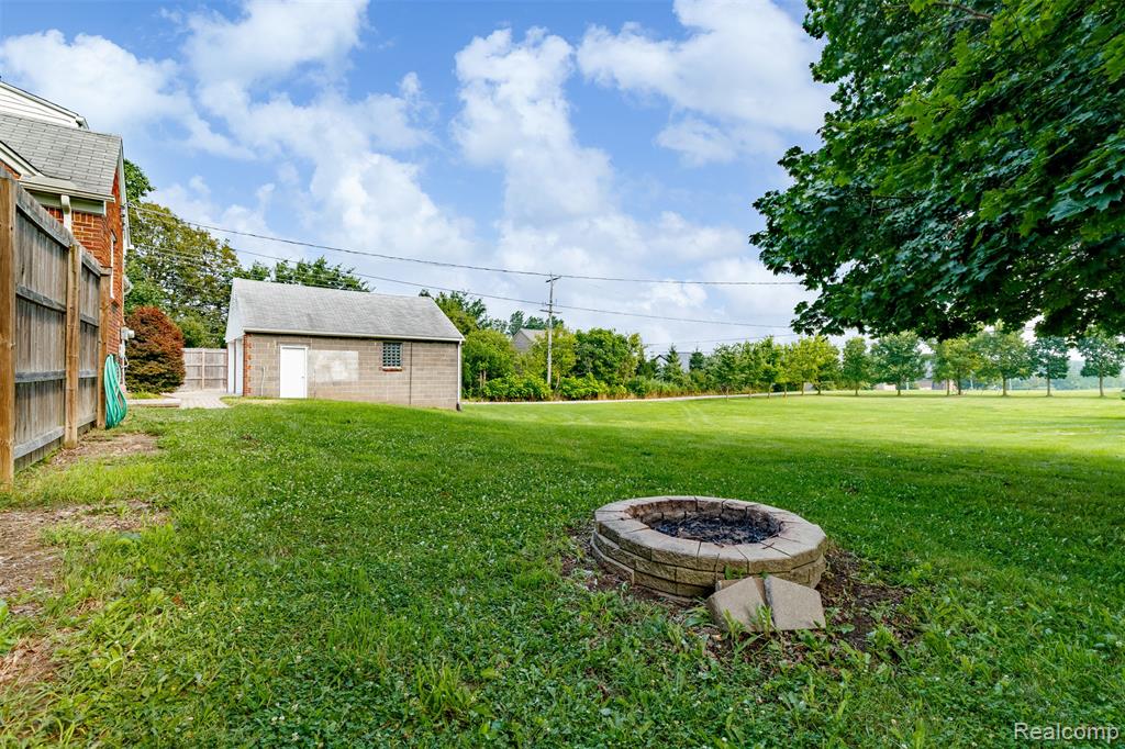 514 East Avon Road Rochester Hills, MI 48307 - Photo 32 of 42