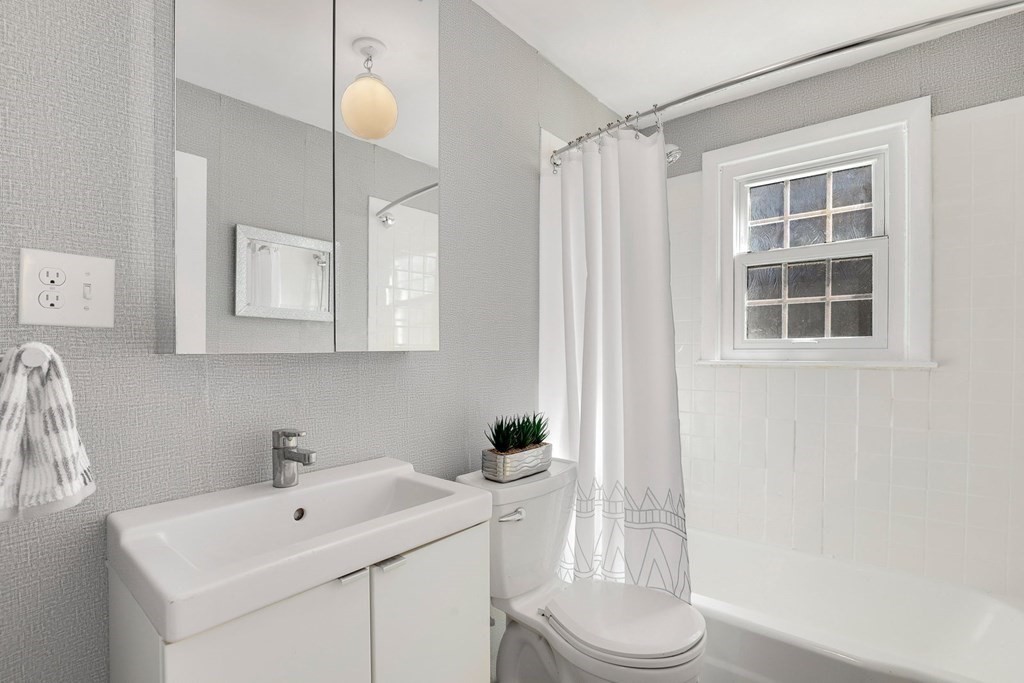 338 Salem Street North Andover, MA 01845 - Photo 11 of 28 Gallery Image 11