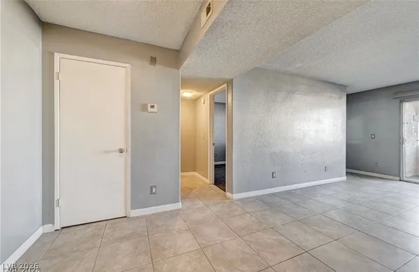 $1,400 | 5220 Mission Carmel Lane, Unit 107, Las Vegas, NV 89107