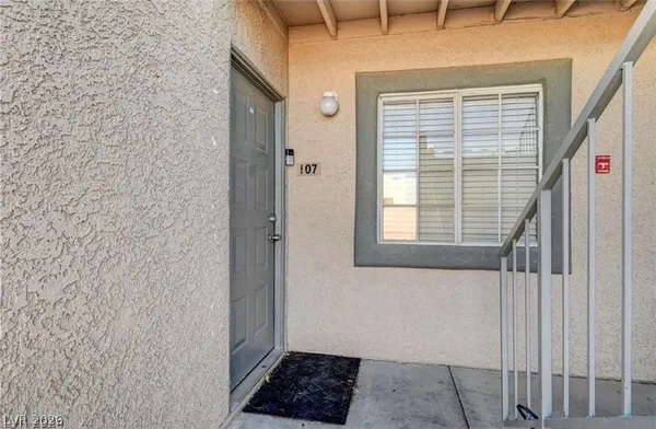 $1,400 | 5220 Mission Carmel Lane, Unit 107, Las Vegas, NV 89107
