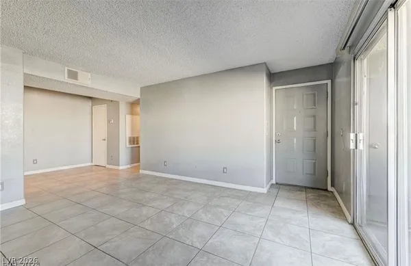 $1,400 | 5220 Mission Carmel Lane, Unit 107, Las Vegas, NV 89107
