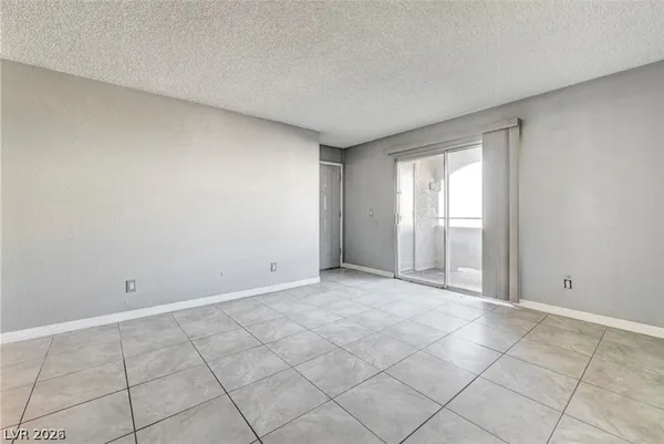 $1,400 | 5220 Mission Carmel Lane, Unit 107, Las Vegas, NV 89107