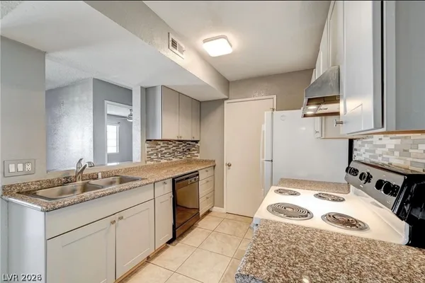 $1,400 | 5220 Mission Carmel Lane, Unit 107, Las Vegas, NV 89107