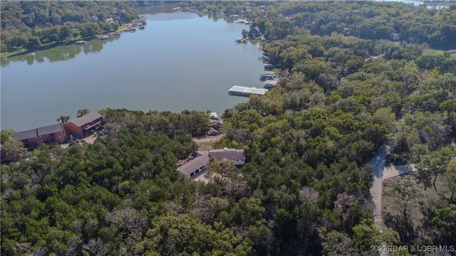 $699,000 | 270 Country Club Shores Road, Camdenton, MO 65020