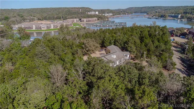 $699,000 | 270 Country Club Shores Road, Camdenton, MO 65020