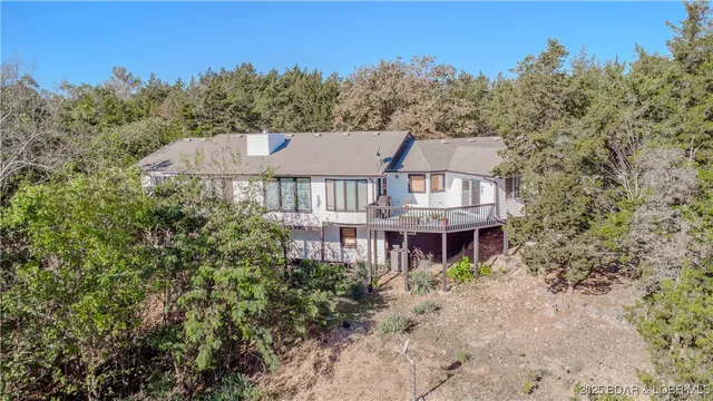 $699,000 | 270 Country Club Shores Road, Camdenton, MO 65020